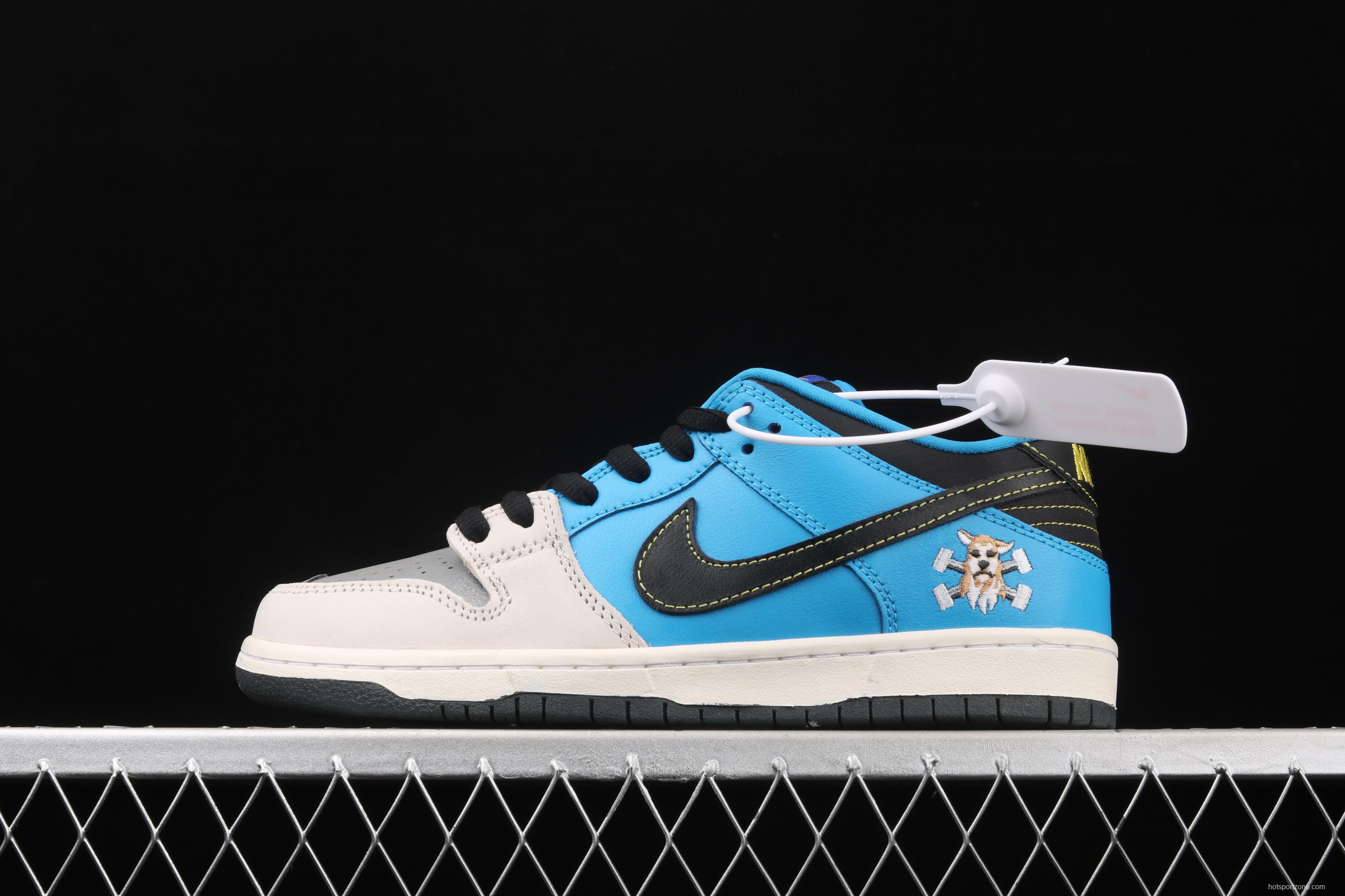 Instant Skateboard x NIKE DUNK SB Low joined hands with well-known skateboarding shops in Japan to co-sign CZ5128-400.