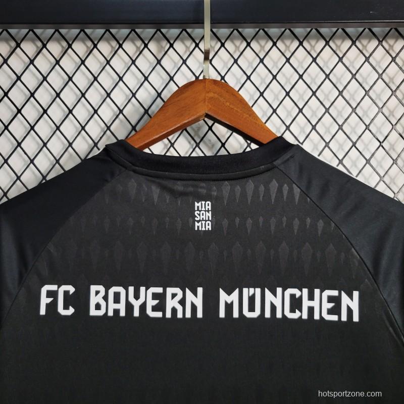 23-24 Bayern Munich Goalkeeper Black Jersey
