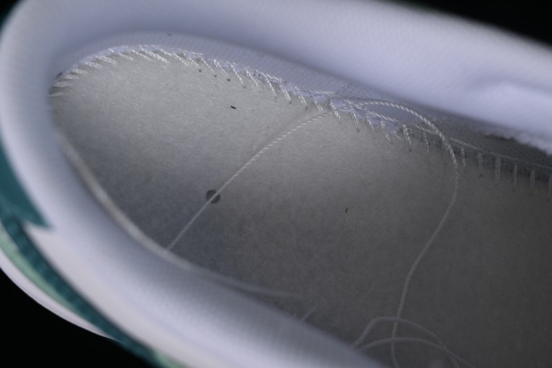 Nike SB Dunk Low White Green Skateboarding Shoes - FD9911-101