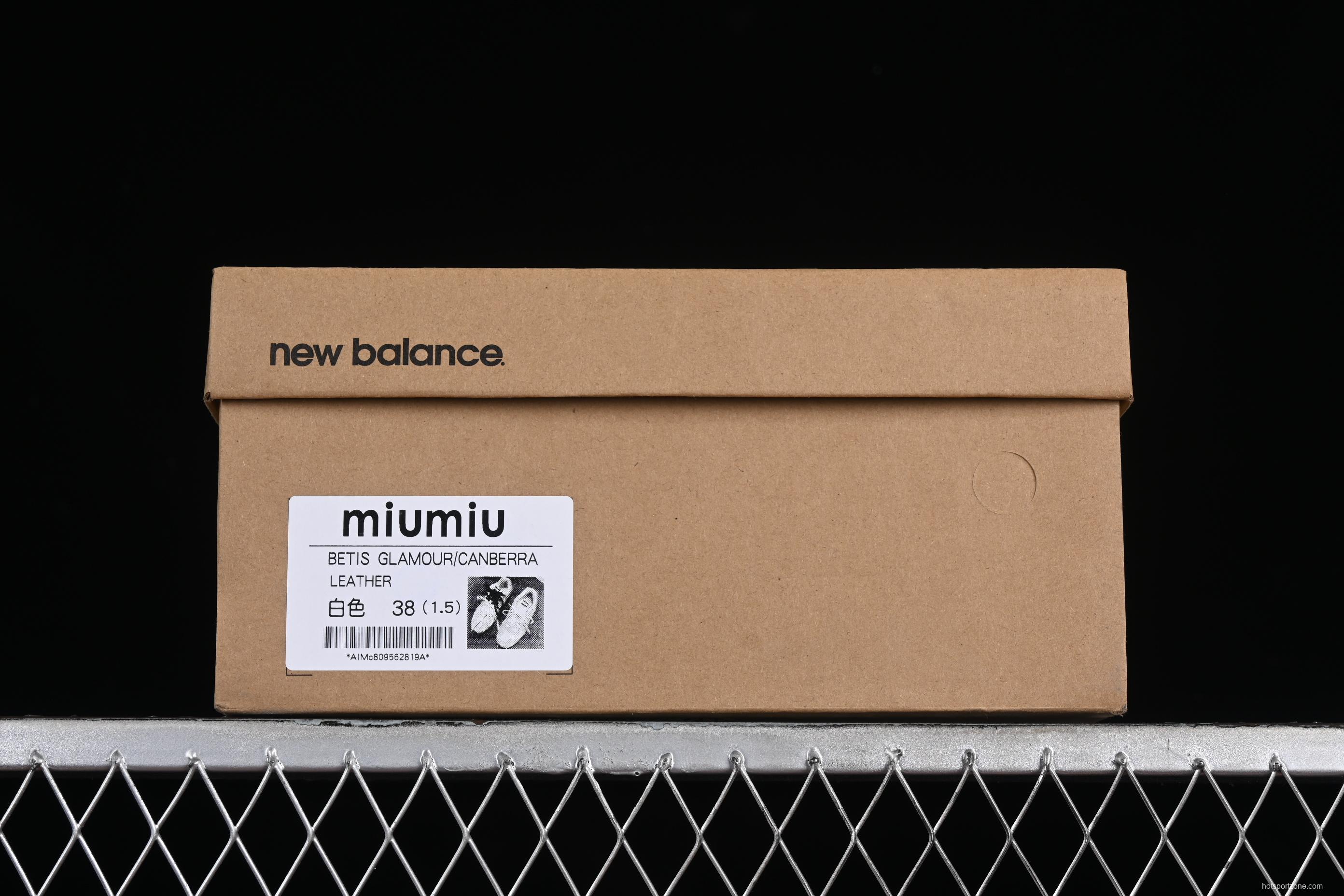 MiuMiu x New Balance 530 Low-Top Retro Casual Running Sneakers in White - 530