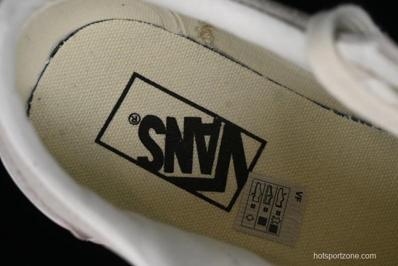 Vans Style 36 Low-Top Skate Shoes with Embroidered Details in Cream - VN000CRPGRN