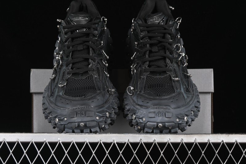 Balenciaga Defender Rubber Platform Sneakers Low-Top Combat Outdoor Shoes with Studded Design and Exaggerated Tire Tread Sole - W2RAG1081