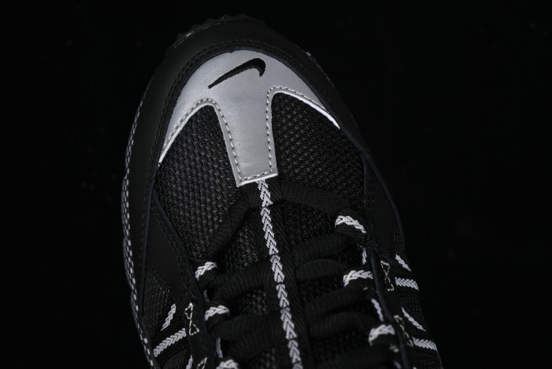 Nike Air Humara Retro Trail Running Shoes with 1990s Style - FJ7098-002