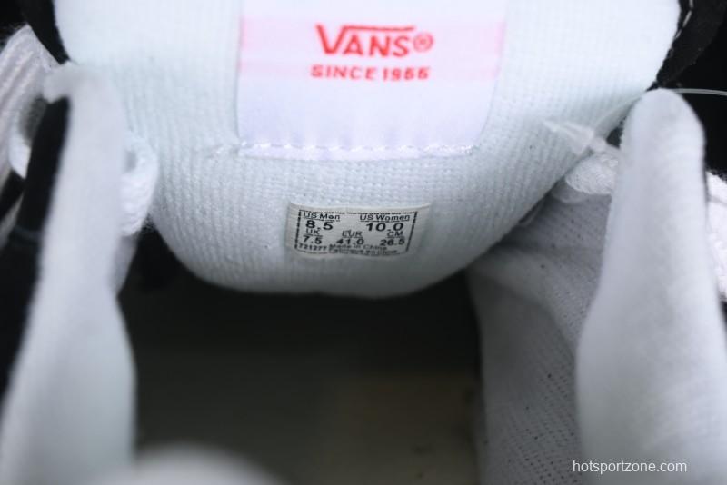 Vans Classics Knu Skool Sneakers with Leopard Print Logo in Black - VN000D2GBA2