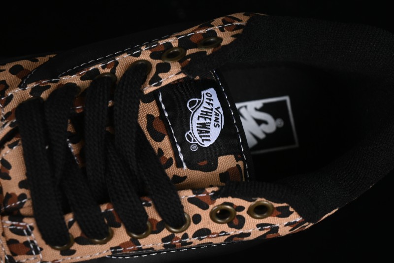 Vans Classics Knu Skool Retro Sneakers with Enlarged Toe and Thickened Trim - VN000CSQW3ZT188