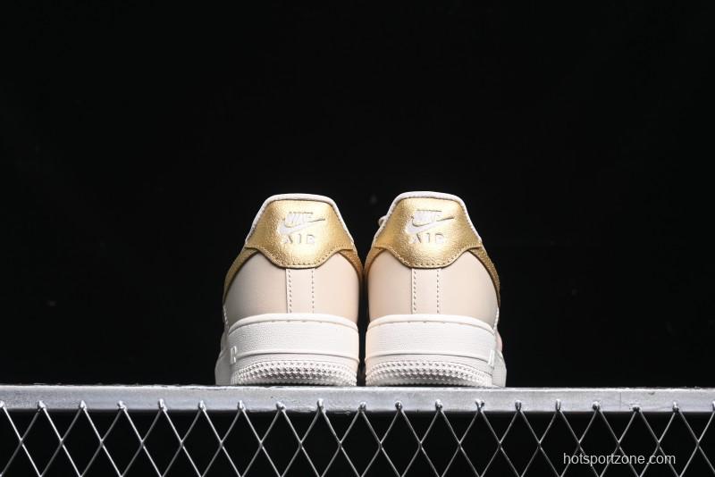 Nike Air Force 1 '07 Low Top Sneakers with Full-Grain Leather and Air Cushion - DQ7569-102