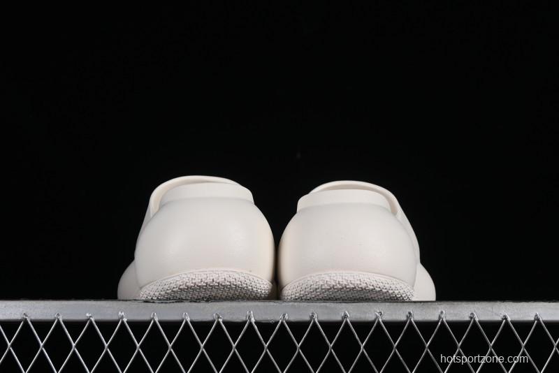 SMFK COMPASS Embossed One-Piece Platform Slides - E9066