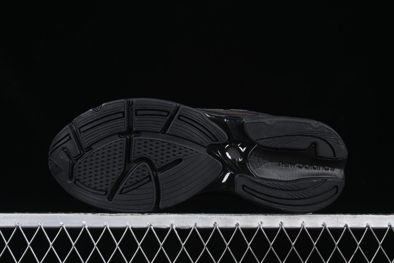 New Balance 2010 Series Retro Casual Running Shoes with Soft Suede and Nylon Mesh - M2010RN