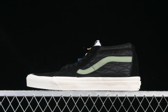 Vans Premium Sk8-Mid Retro Casual Mid-Top Skate Shoes with Checkerboard Design - VN000CQQBLK