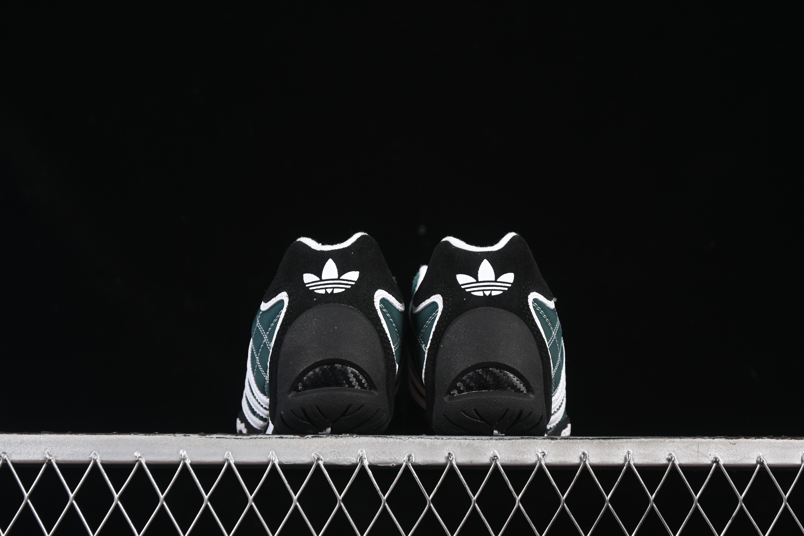 Adidas Originals Adiracer Low-Top Running Shoes - JP7014