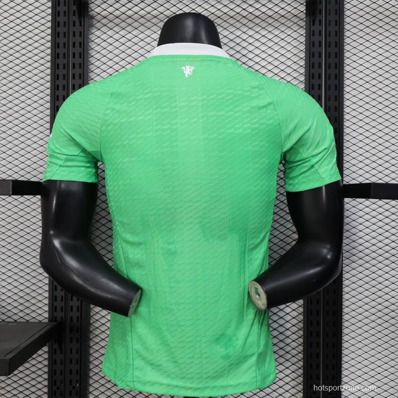 Player Version 25/26 Manchester United Green Goalkeeper Jersey