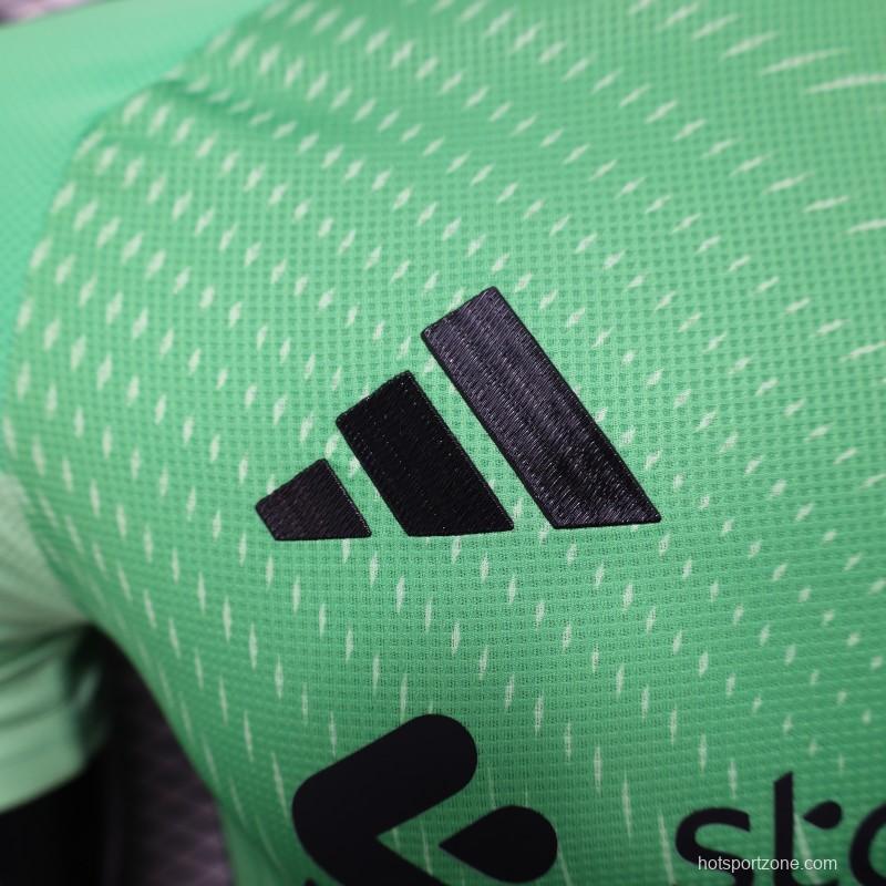 Player Version 25/26 Liverpool Green Goalkeeper Jersey