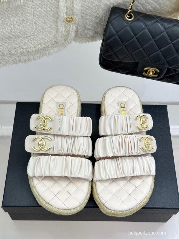 2025 Women Chanel White Leather Slippers CC Logo KFY00230