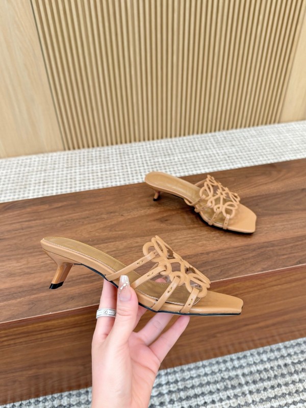 2025 Women Loewe Beige Leather Sandals LY00250