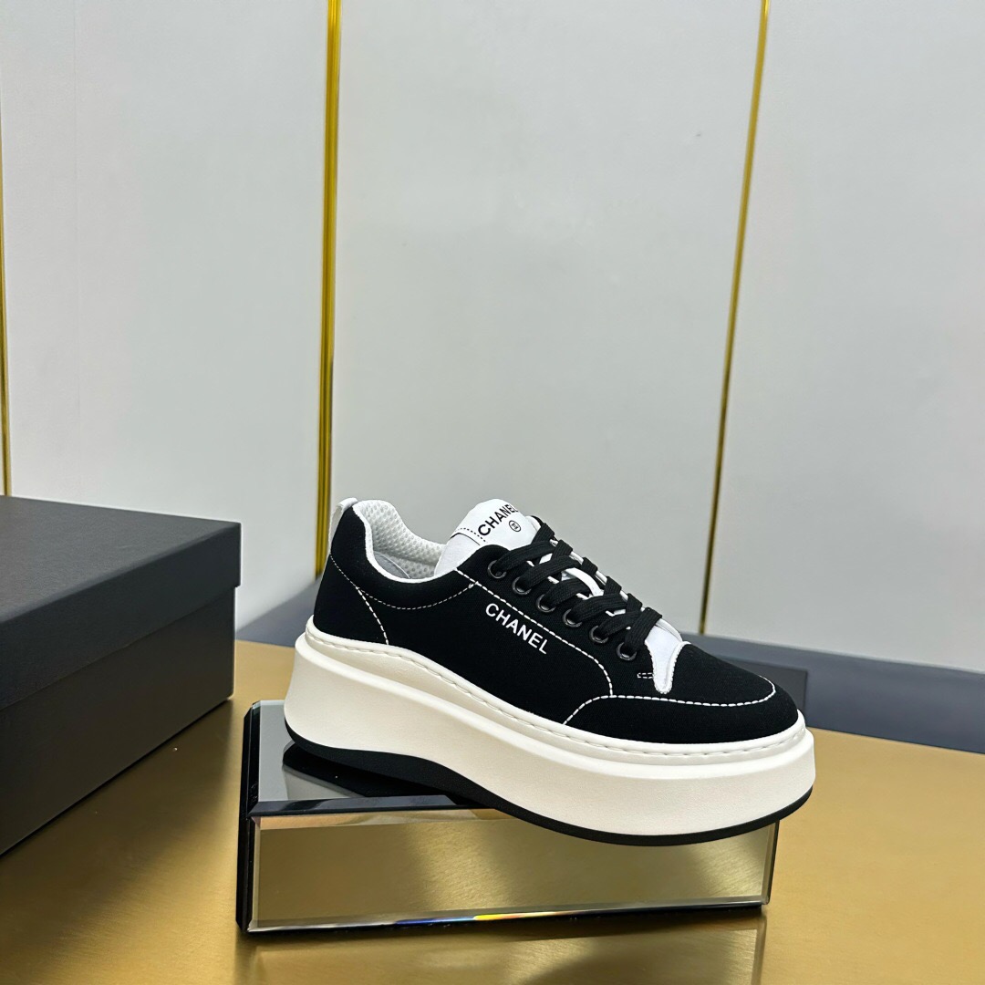 2025 Women Chanel Black White Leather Sneakers