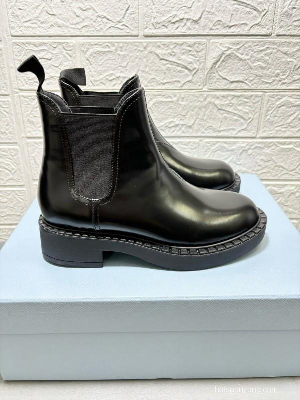 2024 Unisex Prada Black Patented Leather Imported Calfskin Chelsea Boots MJ00360