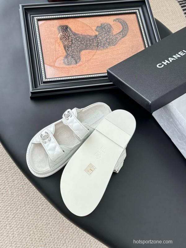 2025 Women Chanel White Leather Slippers LY00310
