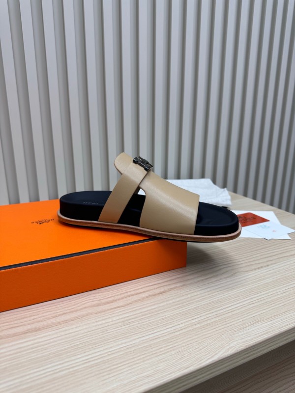2025 Slippers Hermès Beige Black Leather Slippers