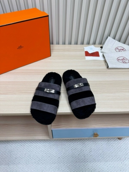 2024 Slippers Hermès Black Grey Shearling Slippers MJ00300