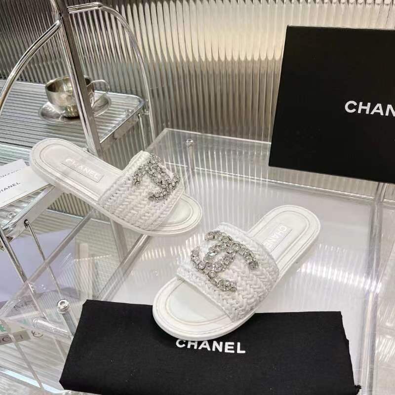 2025 Slippers Chanel White Raffia Crystal LY00270