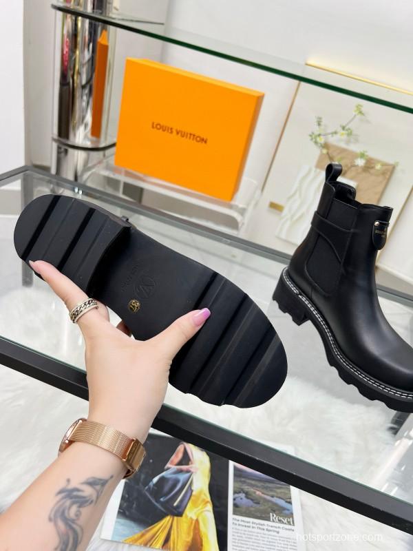 2024 Women Louis Vuitton Black Leather Ankle Boots MJ00310