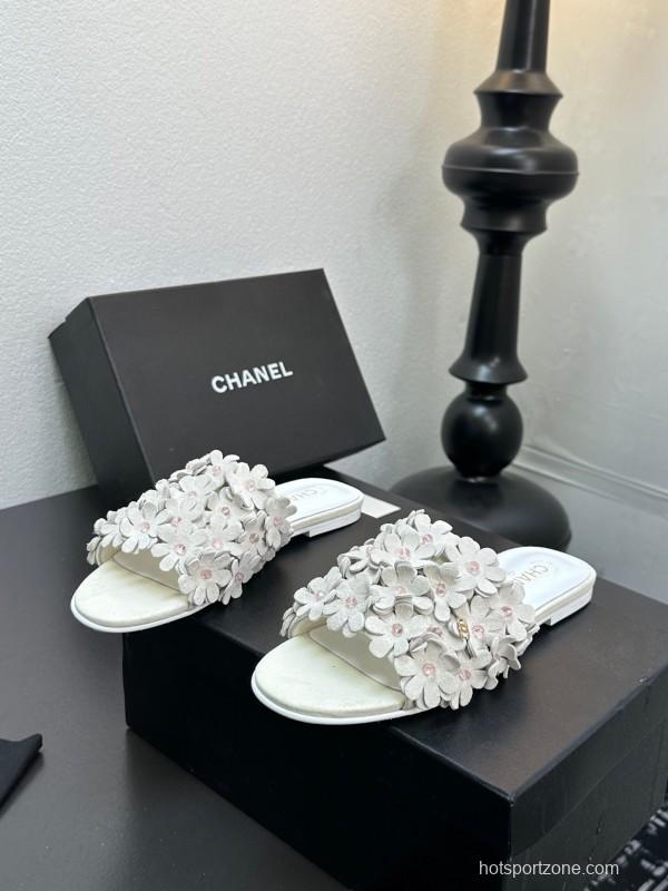 2025 Women Chanel White Leather Slippers