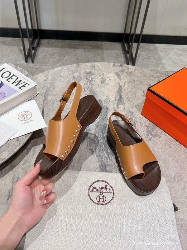 2025 Women Hermès Brown Leather Sandals KFY00250