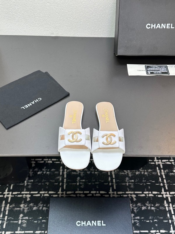 2025 Women Chanel White Leather Slippers