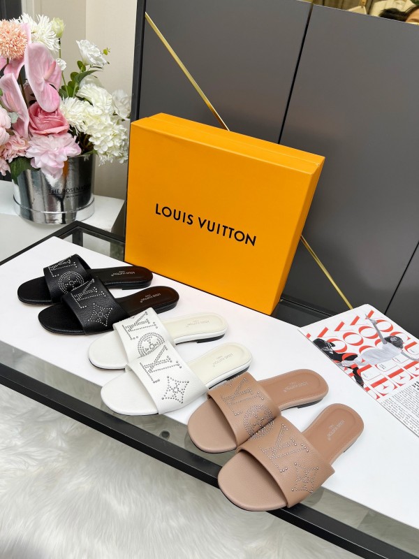 2025 Women Louis Vuitton Black Lambskin Slippers Riveted LY00200