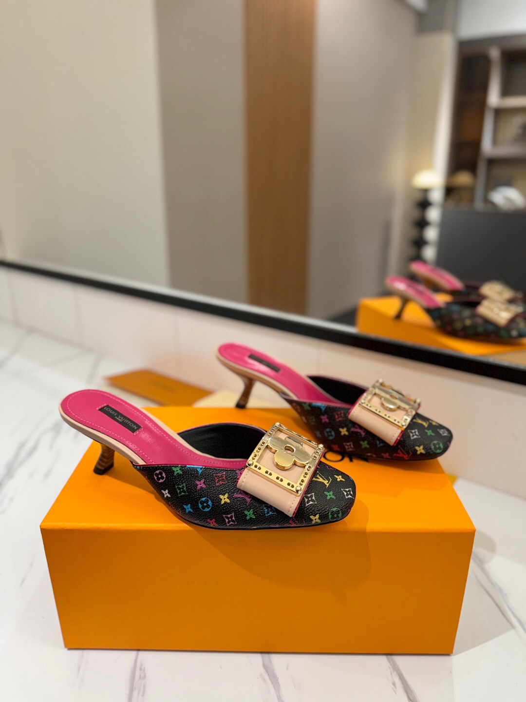 2025 Women Louis Vuitton Black Multicolor Leather Mules KFY00320