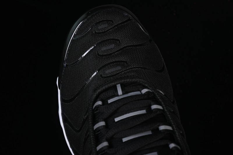 Nike Air Max Plus Retro Running Shoes with Air Cushion Technology - DM2362-001