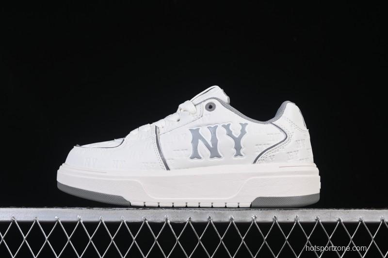 New York Yankees Bigball Chunky Embo Monogram Platform Sneakers - 3ASXE035N50GRS