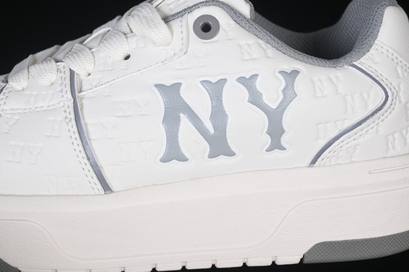 New York Yankees Bigball Chunky Embo Monogram Platform Sneakers - 3ASXE035N50GRS