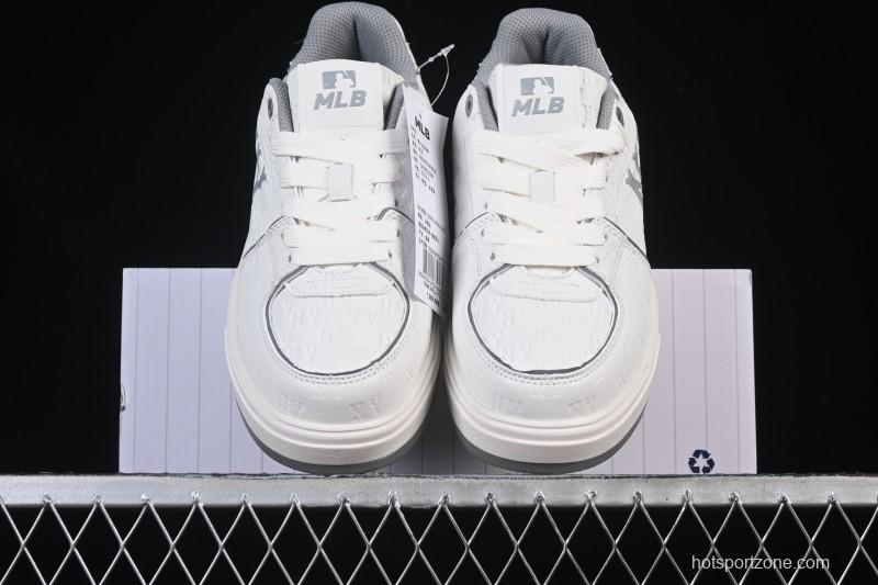 New York Yankees Bigball Chunky Embo Monogram Platform Sneakers - 3ASXE035N50GRS