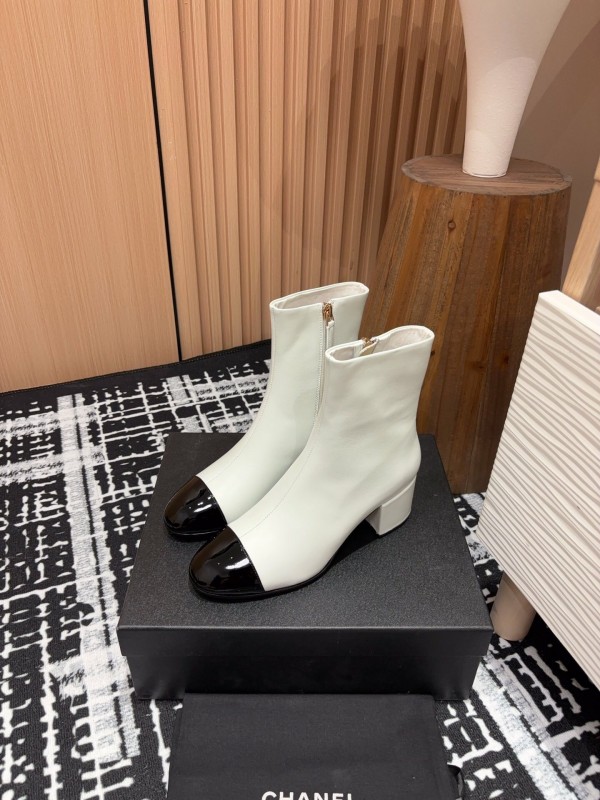 Chanel 2025/SS Quilted Patent Leather Block Heel Elastic Ankle Boots - LY00350