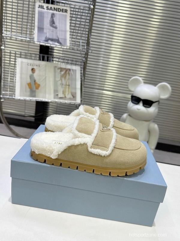 Prada Fall/Winter 2025 New Fur Mule Slippers with Triangle Buckle Bread Loaf Toe - KFY00270