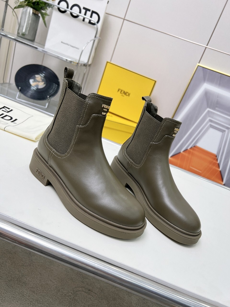 FENDI 2025/SS Platform Boots with Durable Sole - LY00360