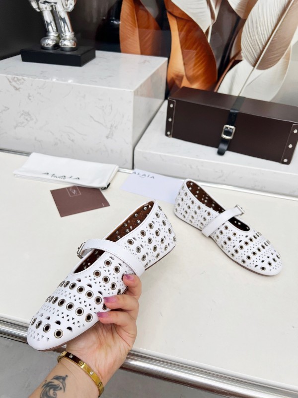 Alaia 2025 SS Perforated Ballet Flats - LY00320