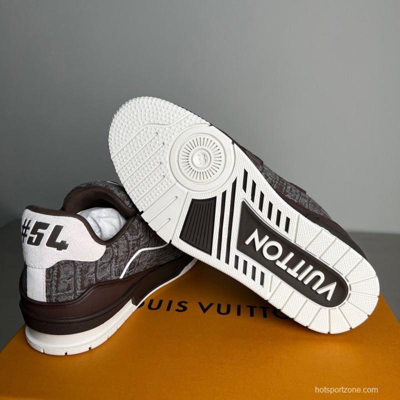 Louis Vuitton 2025 Spring/Summer Collection Luxury Sneakers with Signature Logo and Dual-Color TPU Outsole - YC