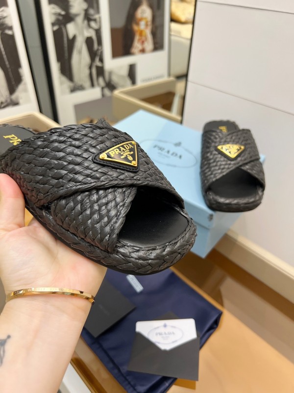 Prada 2025 SS Raffia Handwoven Cross Strap Sandals - KFY00260