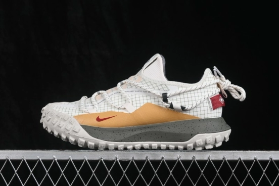 Nike ACG Mountain Fly Low GTX SE Hiking and Outdoor Cross-Training Shoes with GORE-TEX Waterproofing - IQ9789-062