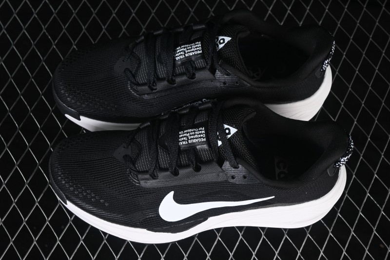 Nike ACG Zegama Trail Running Shoes with Breathable Cushioning and Durable Traction - HV8116-001