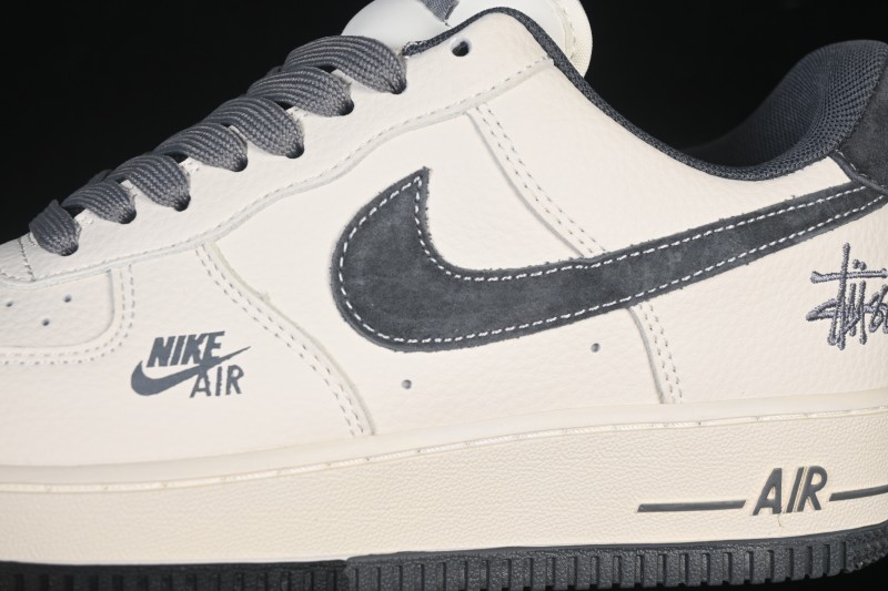 Nike Air Force 1 '07 Low Casual Sneakers with Classic White and Black Design - DN1688-814