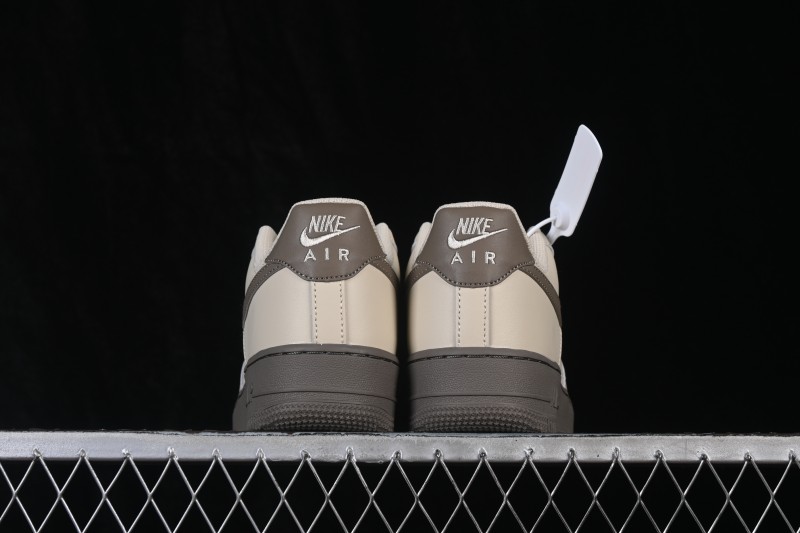 Nike Air Force 1 '07 Low Basketball Sneakers with Full-Length Air Cushion - FJ4146-201