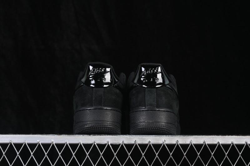 Nike Air Force 1 '07 Low Casual Skateboarding Shoes with Classic Leather Upper - HV4406-101