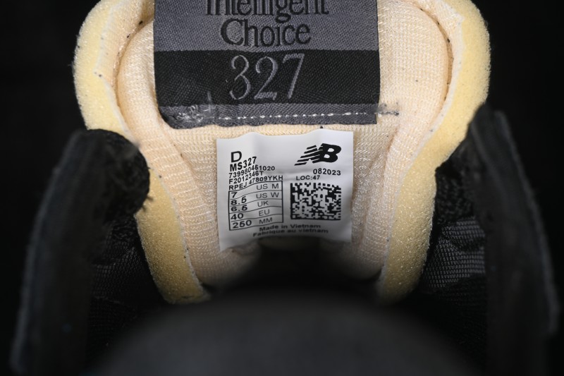New Balance MS327 Retro Running Shoes with Vintage-Inspired Design - U327WCD