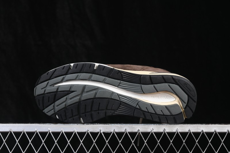 Kith x New Balance Made in USA M991 Retro Running Shoes with Pigskin Suede and ABZORB Cushioning - U991CK2