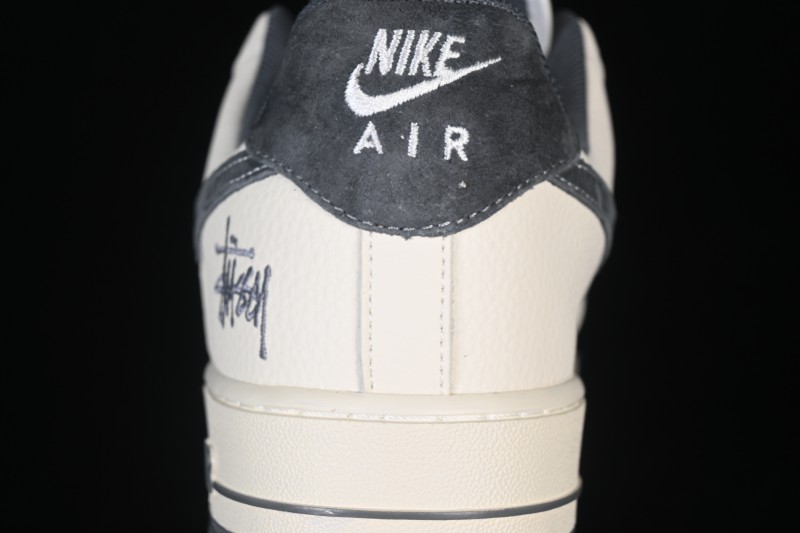 Nike Air Force 1 '07 Low Casual Sneakers with Classic White and Black Design - DN1688-814