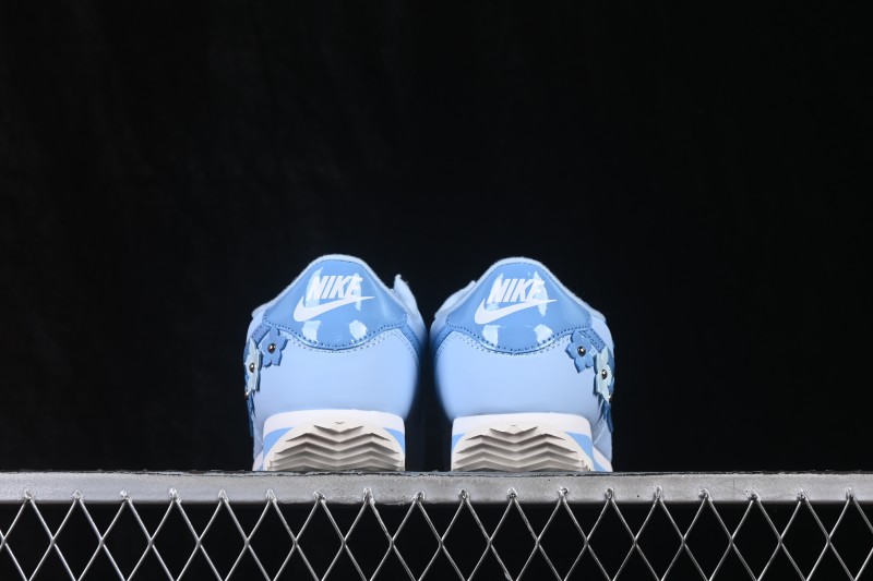 Nike Classic Cortez Retro Running Shoes with Vintage Design - IV5675-100