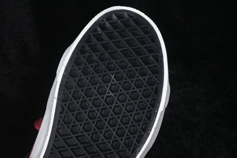 Vans Sk8-Low Casual Skateboarding Shoes with Detachable Badge Embellishments - VN0A4UUK6BT